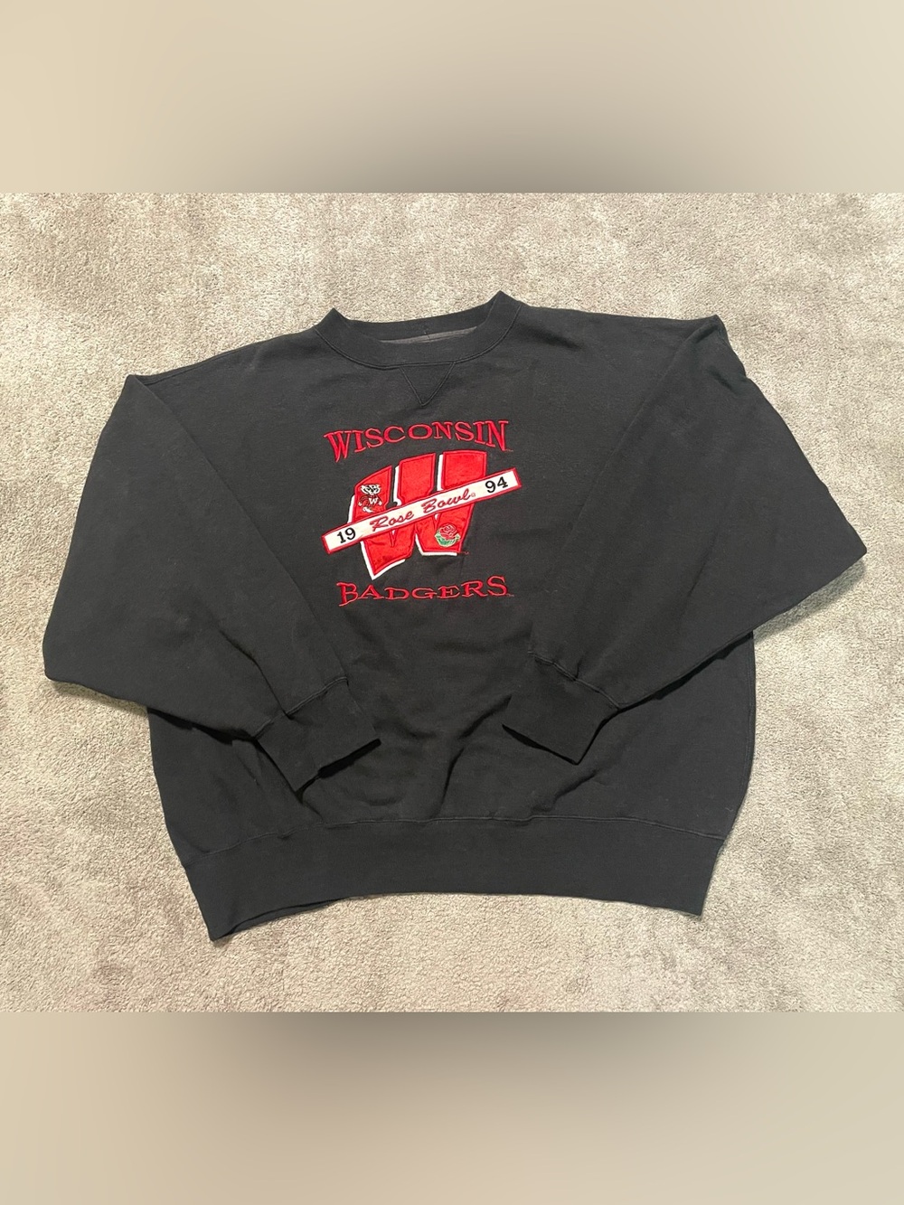 Vintage Midwest Embroidery Wisconsin Badgers 1994 Rose Bowl Sweatshirt Men’s XL